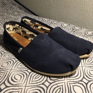 Toms